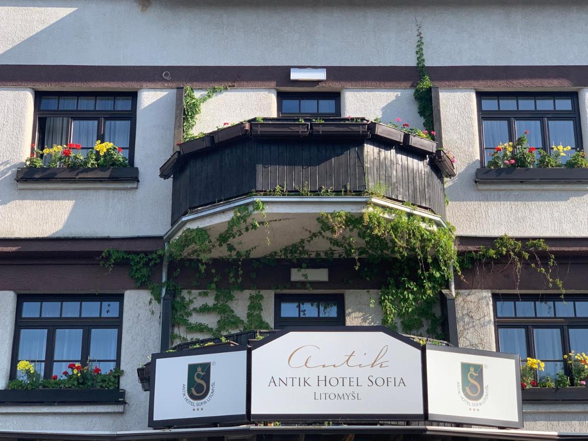 Antik Hotel Sofia Litomysl Bagian luar foto