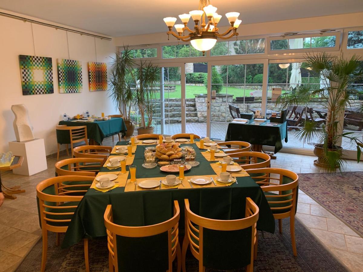 Antik Hotel Sofia Litomysl Bagian luar foto