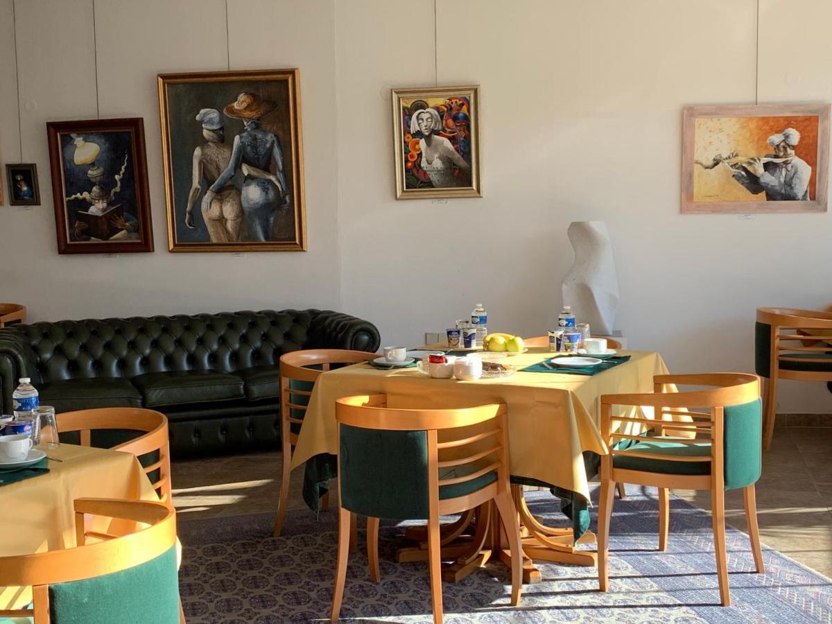 Antik Hotel Sofia Litomysl Bagian luar foto