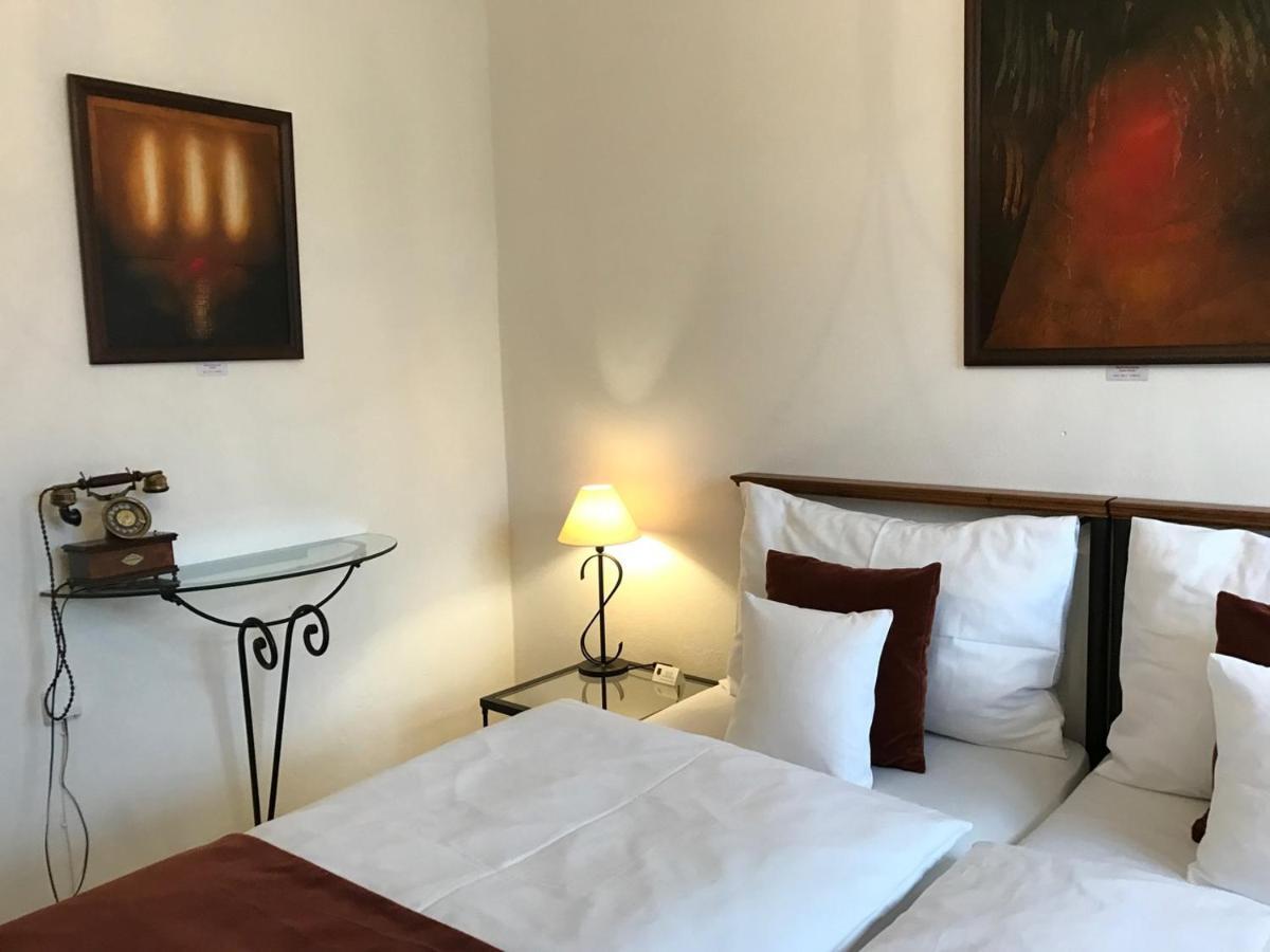 Antik Hotel Sofia Litomysl Bagian luar foto