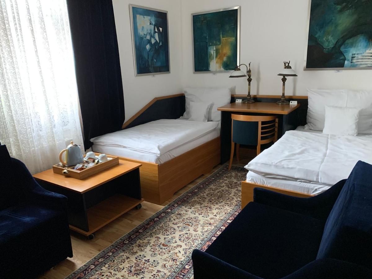 Antik Hotel Sofia Litomysl Bagian luar foto
