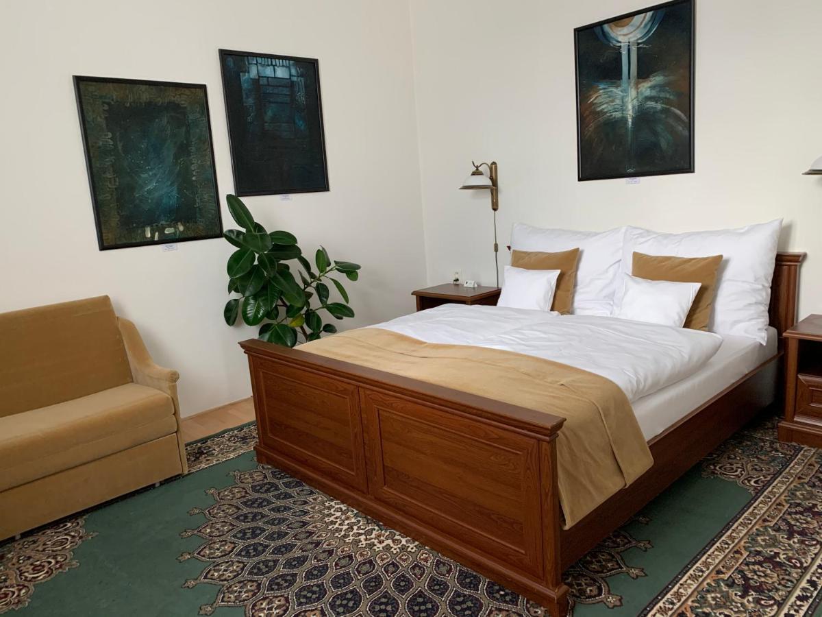 Antik Hotel Sofia Litomysl Bagian luar foto