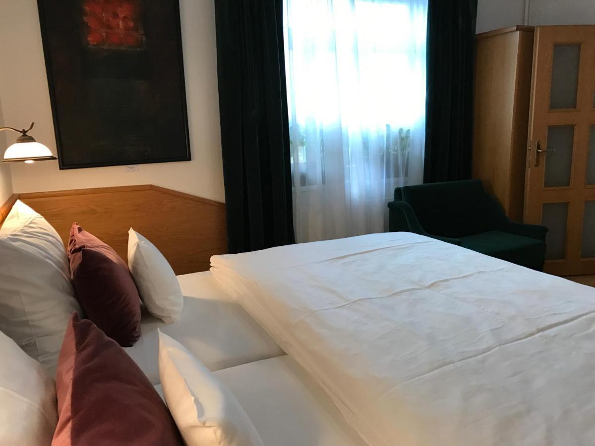 Antik Hotel Sofia Litomysl Bagian luar foto