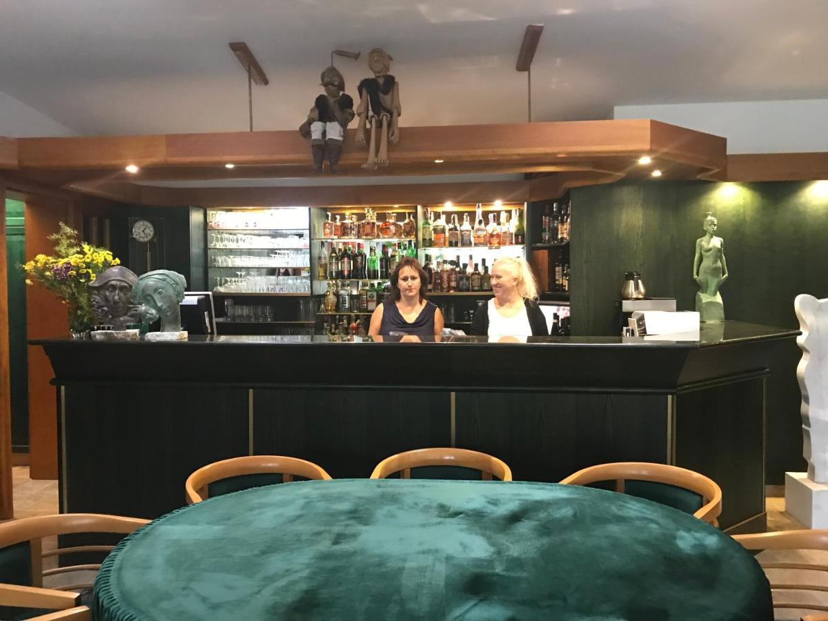 Antik Hotel Sofia Litomysl Bagian luar foto
