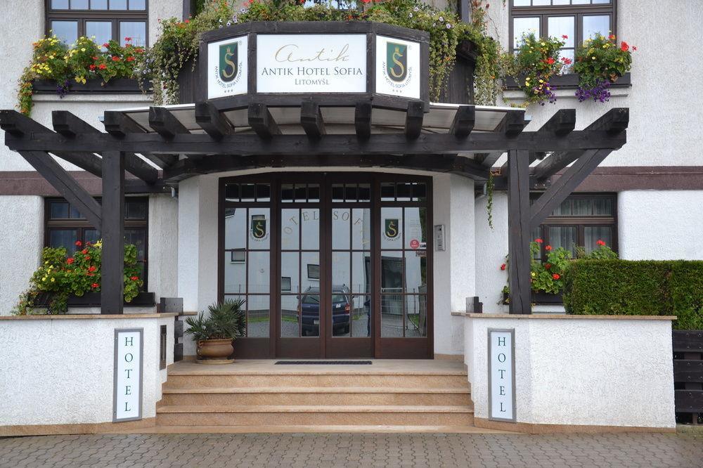 Antik Hotel Sofia Litomysl Bagian luar foto