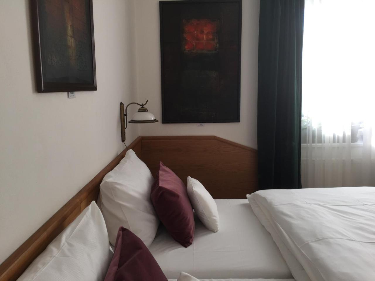 Antik Hotel Sofia Litomysl Bagian luar foto