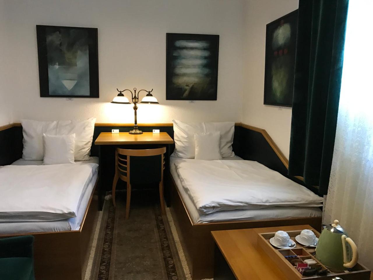 Antik Hotel Sofia Litomysl Bagian luar foto