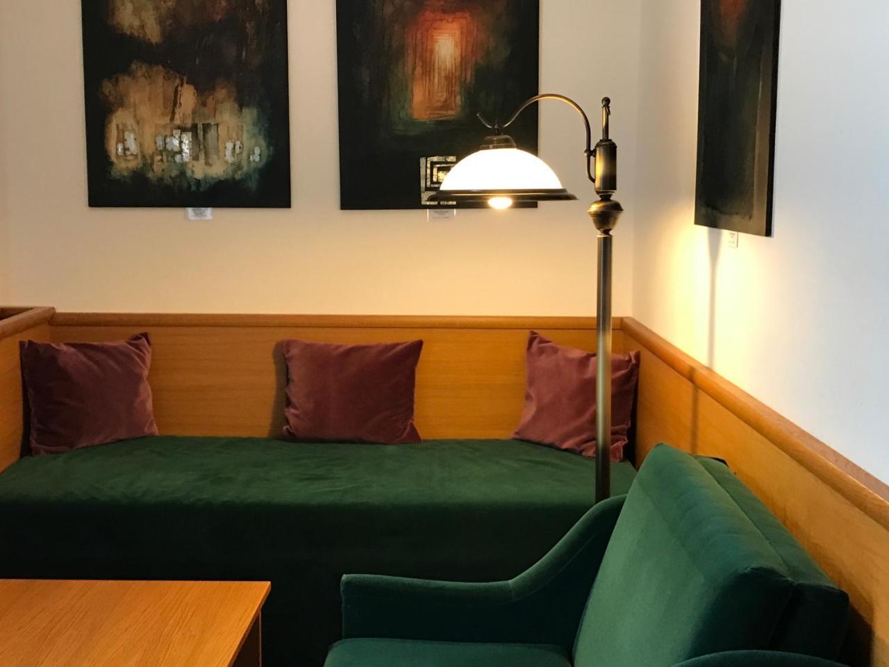 Antik Hotel Sofia Litomysl Bagian luar foto