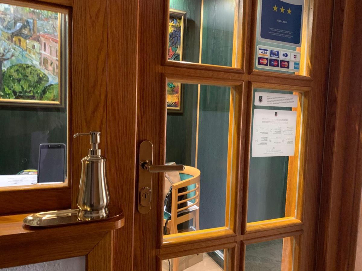 Antik Hotel Sofia Litomysl Bagian luar foto